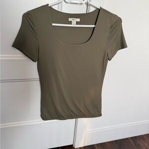RW&CO. Khaki Short Sleeve Women's Tee